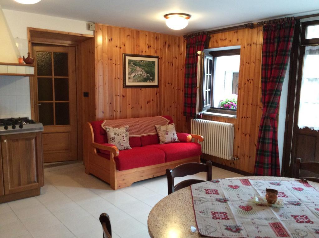 B&B La Vieille Meison De Pappa Sarre Rom bilde