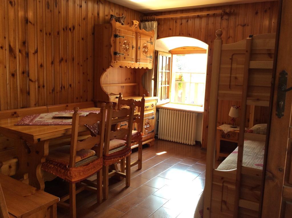 B&B La Vieille Meison De Pappa Sarre Rom bilde